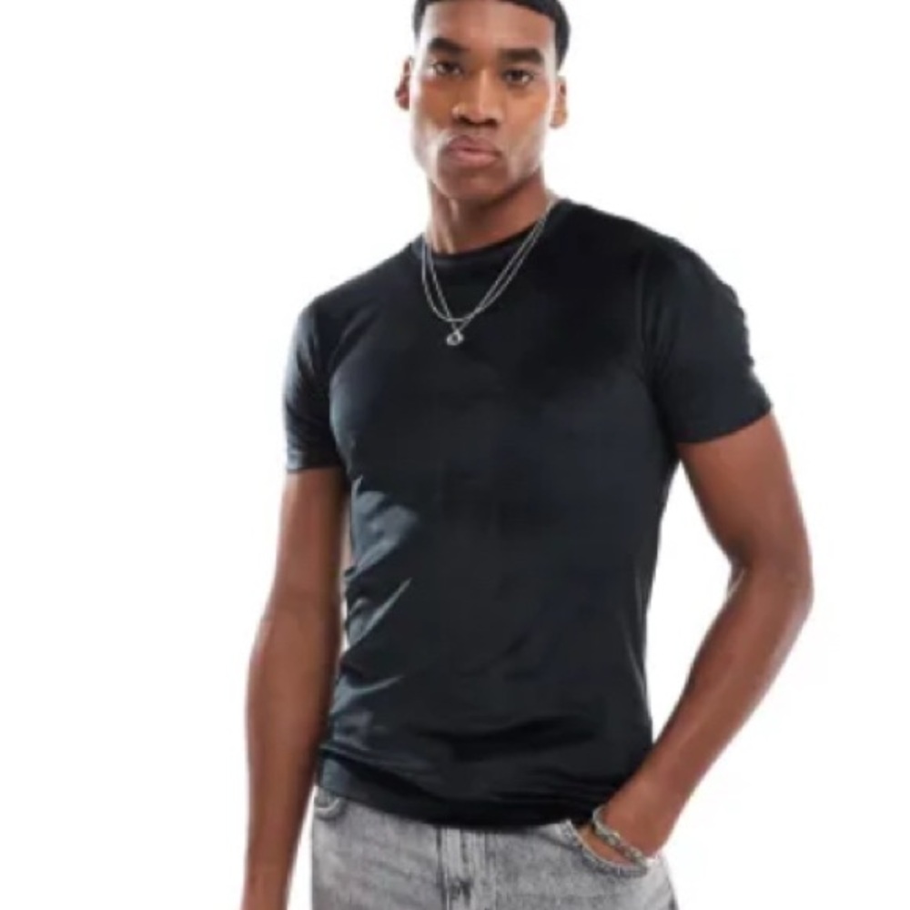 ASOS DESIGN muscle fit t-shirt black velour - NEVER WORN